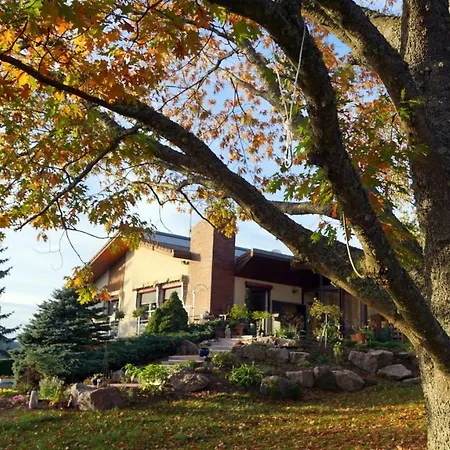 D'hôtes De L'avison Couette-café 3*