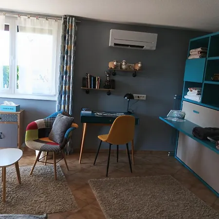 Nocleg ze śniadaniem D'hotes D 'avison 3*