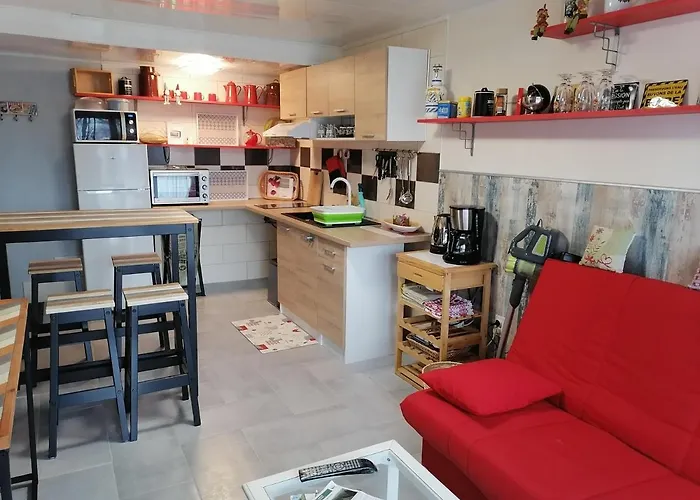 Nocleg ze śniadaniem D'hotes D 'avison 3*